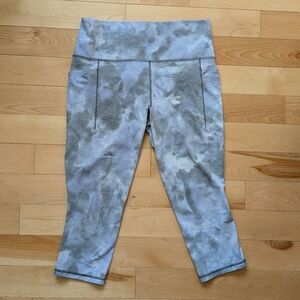 Athleta Gray Tie-Dye Capri Leggings